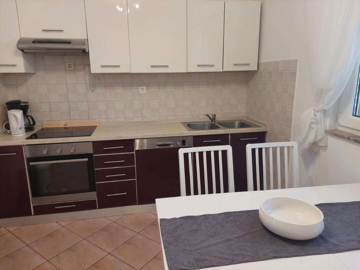 Apartments Gojka Miocevic Biograd Na Moru Buitenkant foto